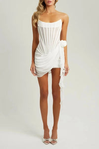 Robe bustier corset blanche avec bandage sexy et ruban fleuri