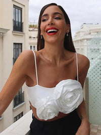 Bustier blanc en satin soyeux et motif floral